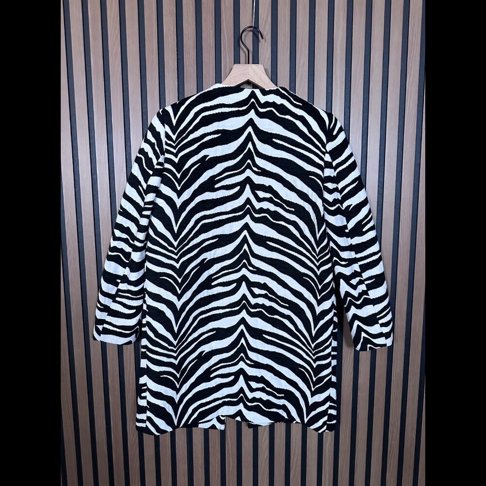 Zara Jacket Small Womens Black White Zebra Art Open Front Cardigan - Picture 2 of 8